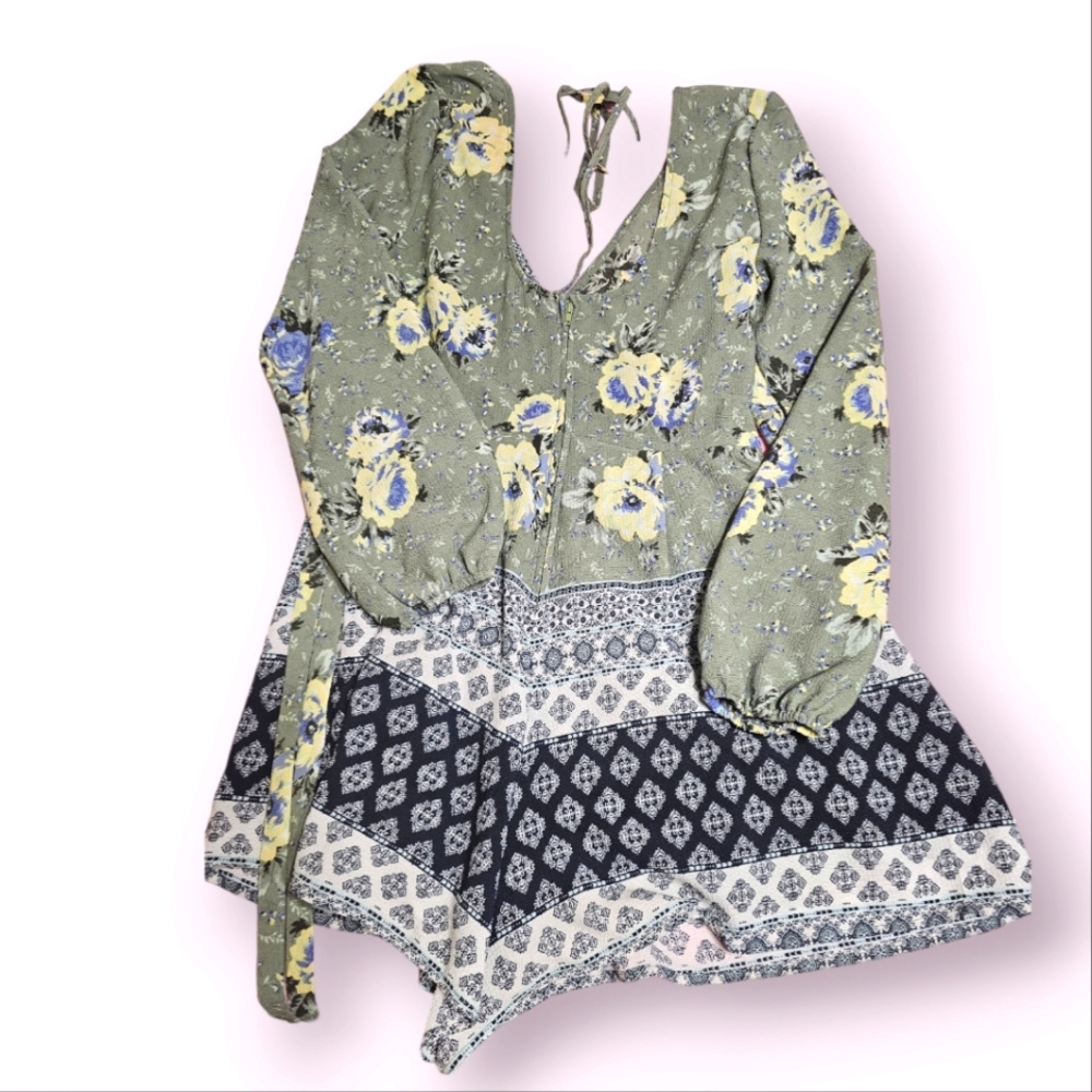 Miami boho sage floral v neck long sleeve romper size M